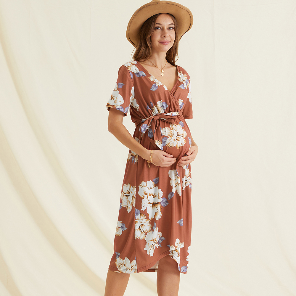 Sassy Floral Print Short-sleeve Maternity Dress
