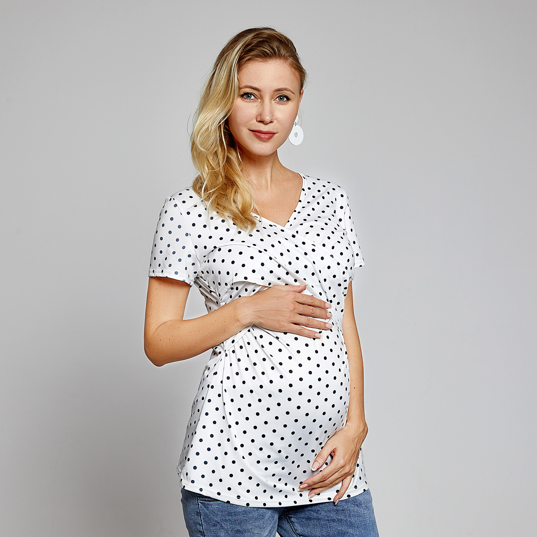 Trendy Dotted Short-sleeve Nursing Tee