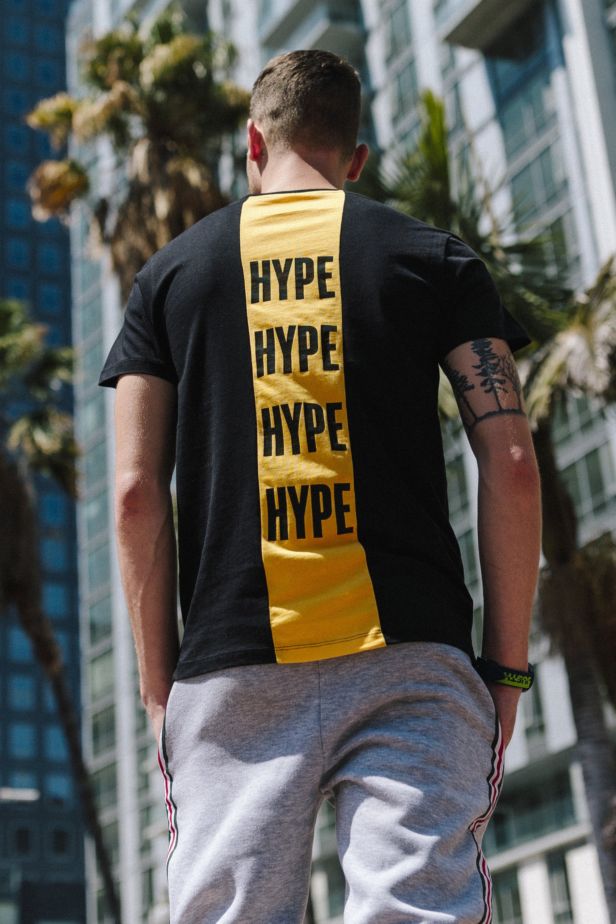 Hype Black Back Block Mens T-Shirt | Size Medium